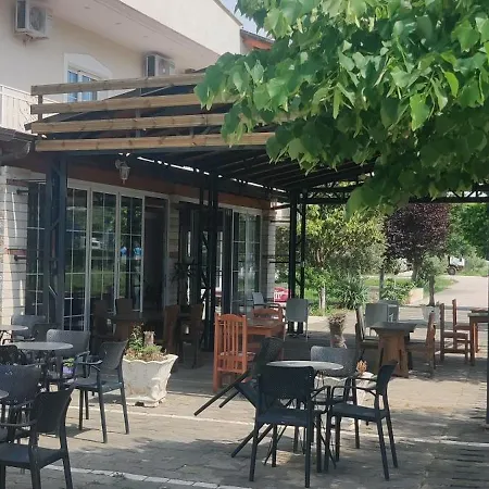 Veal فندق Tepelene